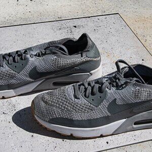 Nike Air Ultra 2.0 Flyknit  Pure Platinum Men size 10 1/2